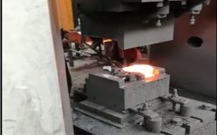 伺服電動(dòng)螺旋壓力機(jī)是如何做到安全又高效的運(yùn)行？